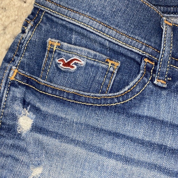 Women’s Hollister Blue Jean Denim Shorts Sz 3 W26 Distressed - Picture 3 of 5